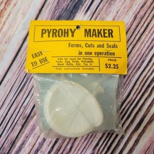 Vintage Pyrohy Maker!